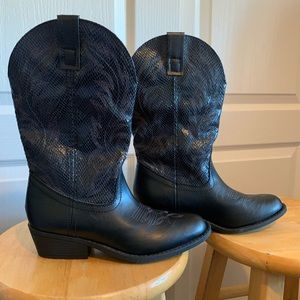 Ladies Black Mid-Hi Cowboy Boots 7M